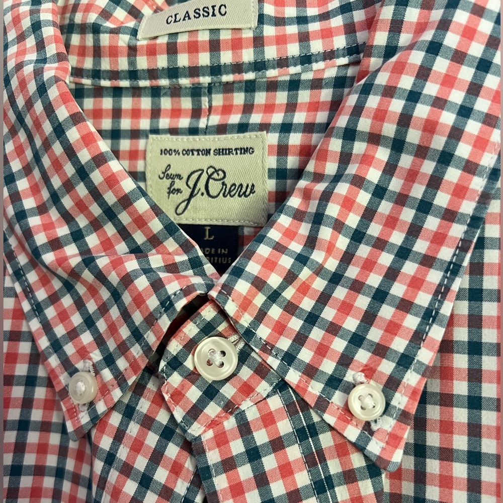 J. Crew Men's button-down plaid size large 100% cotton, long sleeves classic.
